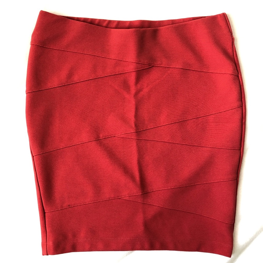 🌺 Stoosh mini pencil skirt (Valentine’s Skirt)